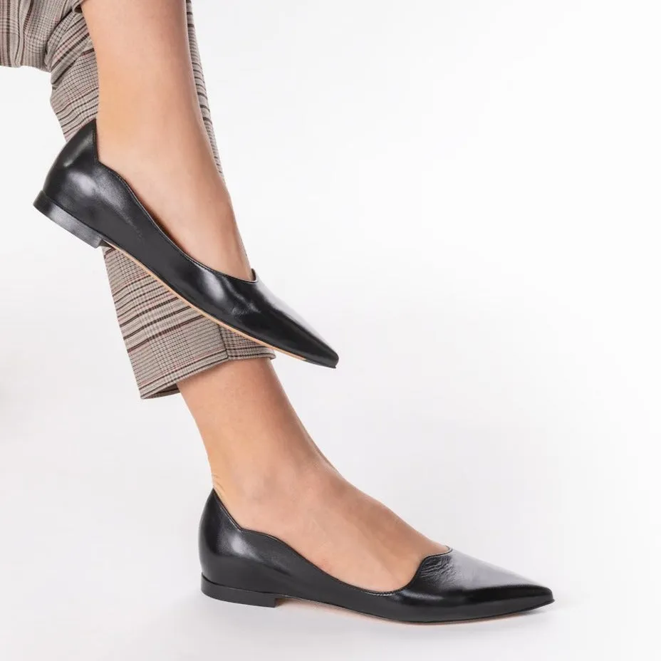 Amélie in Black Nappa