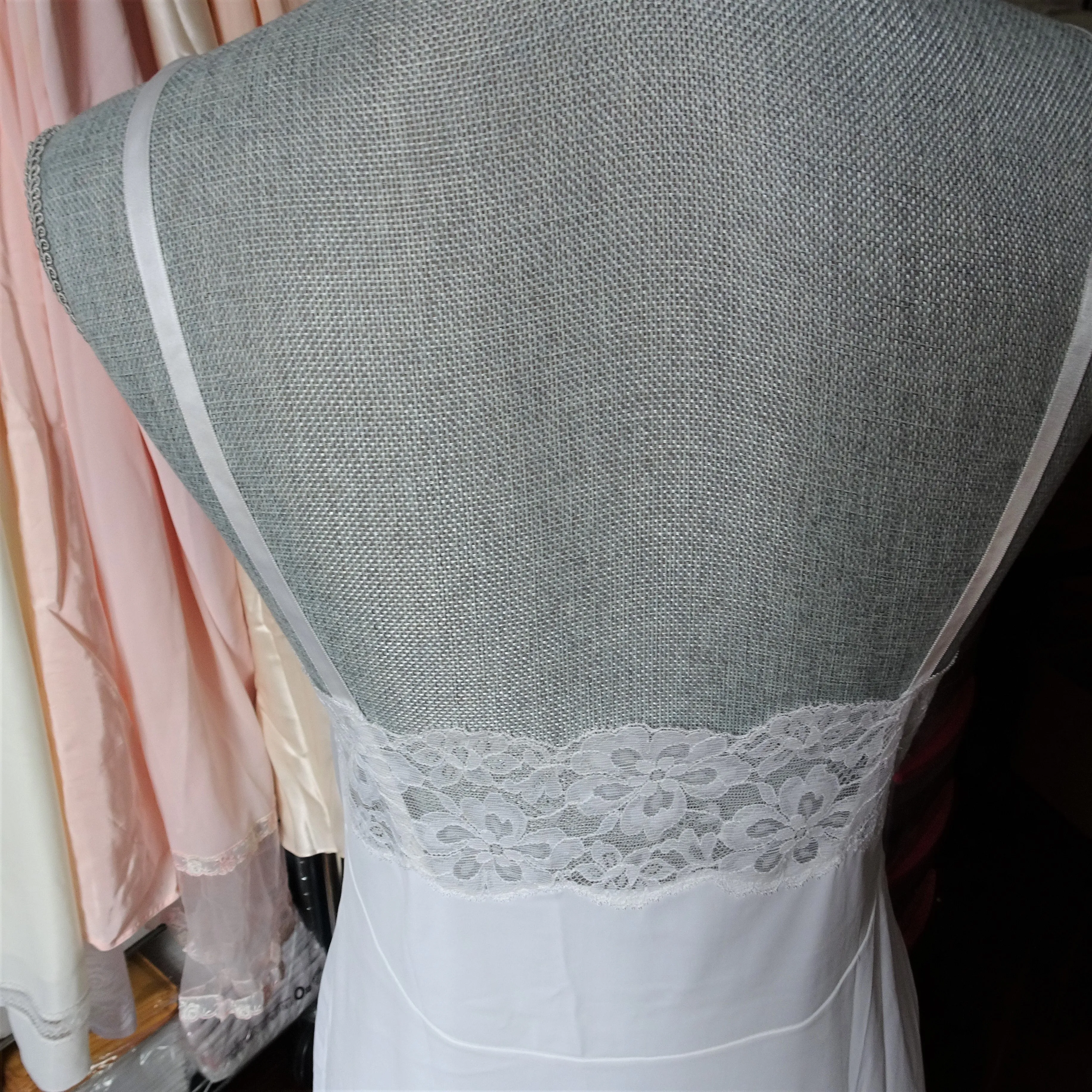 BEAUTIFUL 1950s Vintage Slip by Vanity Fair Lingerie, Wide French Lace Trim , Bust 34, Looks Never Worn, Perfect Bridal Slip, Collectible Vintage Slips