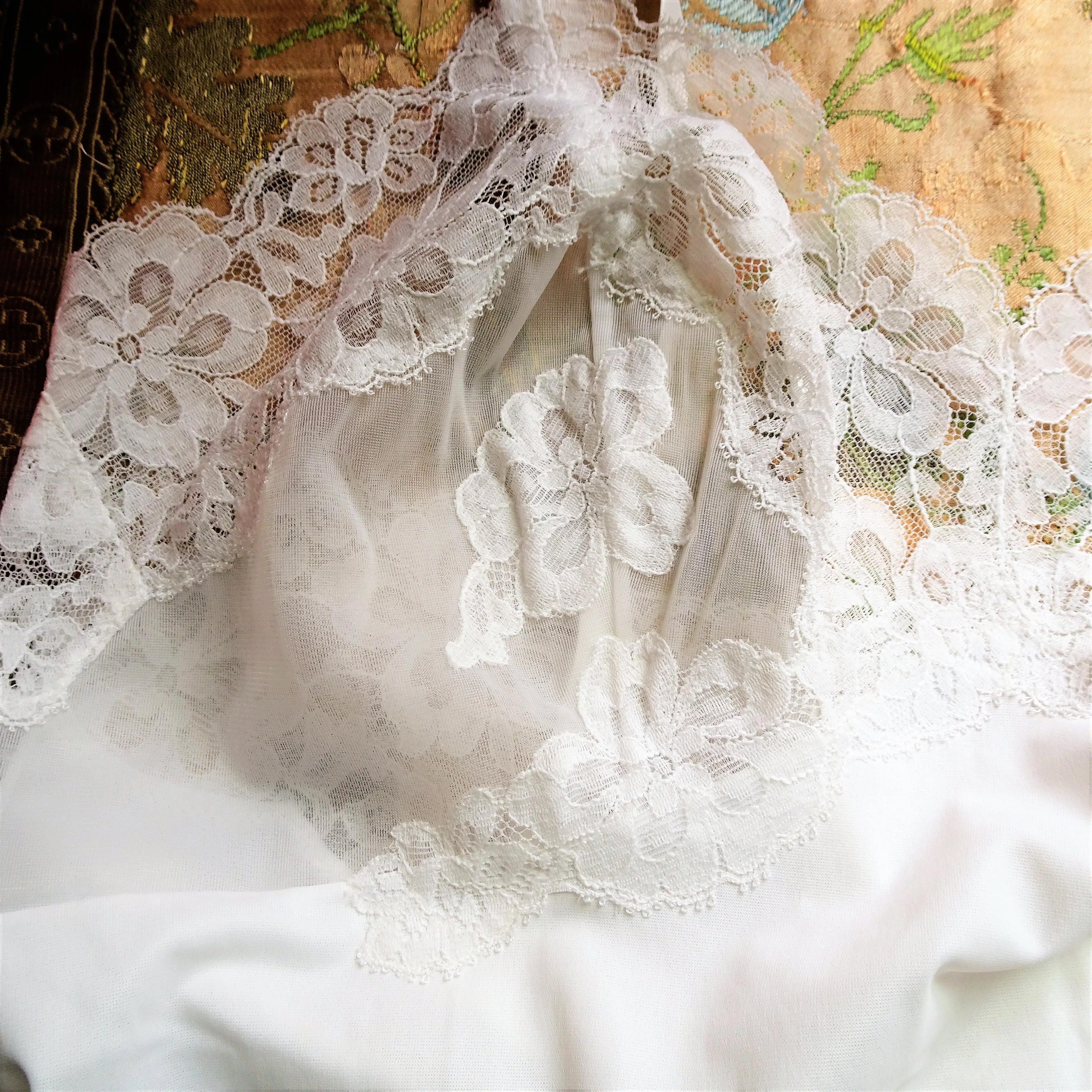 BEAUTIFUL 1950s Vintage Slip by Vanity Fair Lingerie, Wide French Lace Trim , Bust 34, Looks Never Worn, Perfect Bridal Slip, Collectible Vintage Slips
