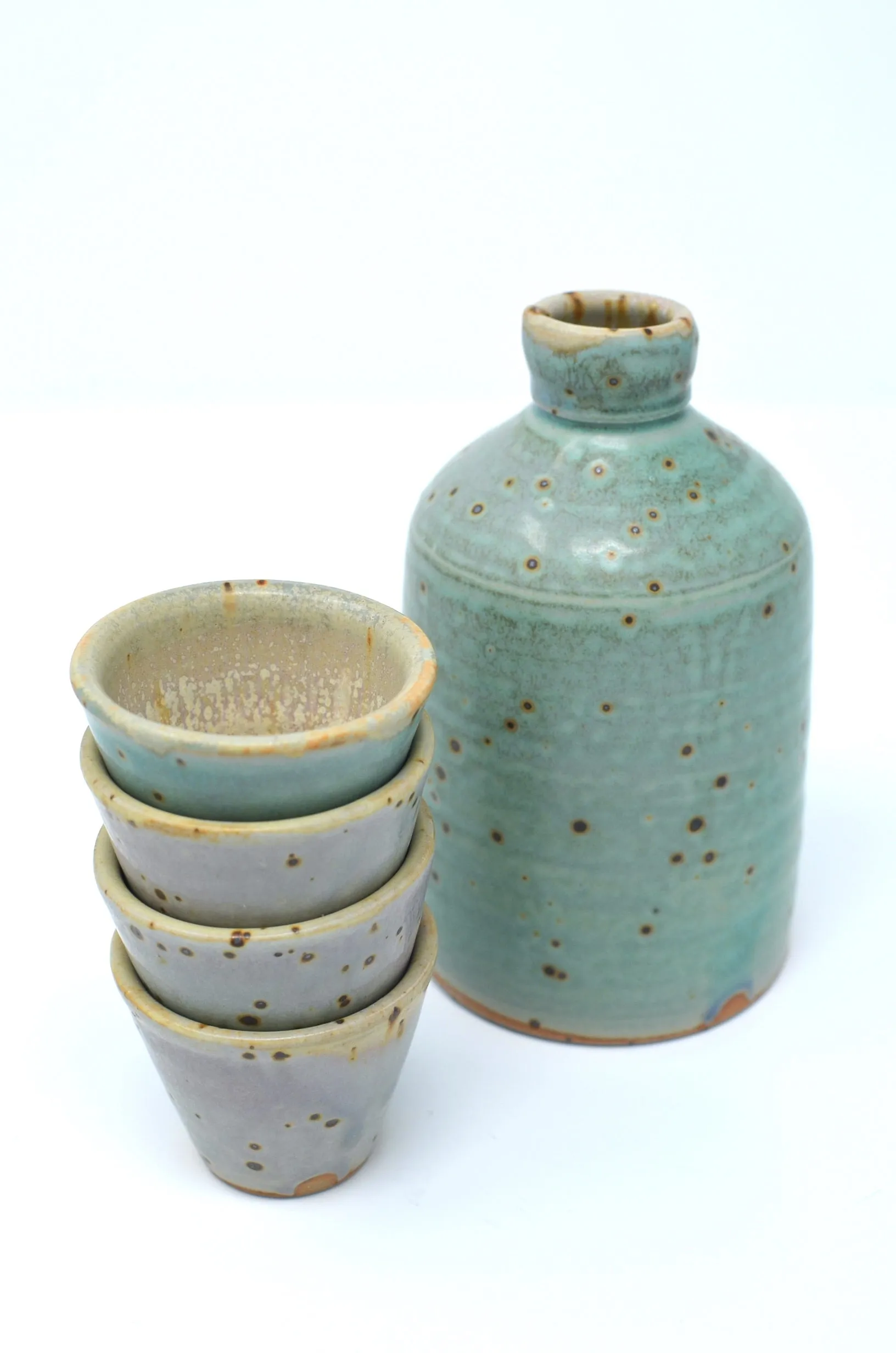 BUCKLAND CERAMICS - SAKE SET (POT & CUPS)