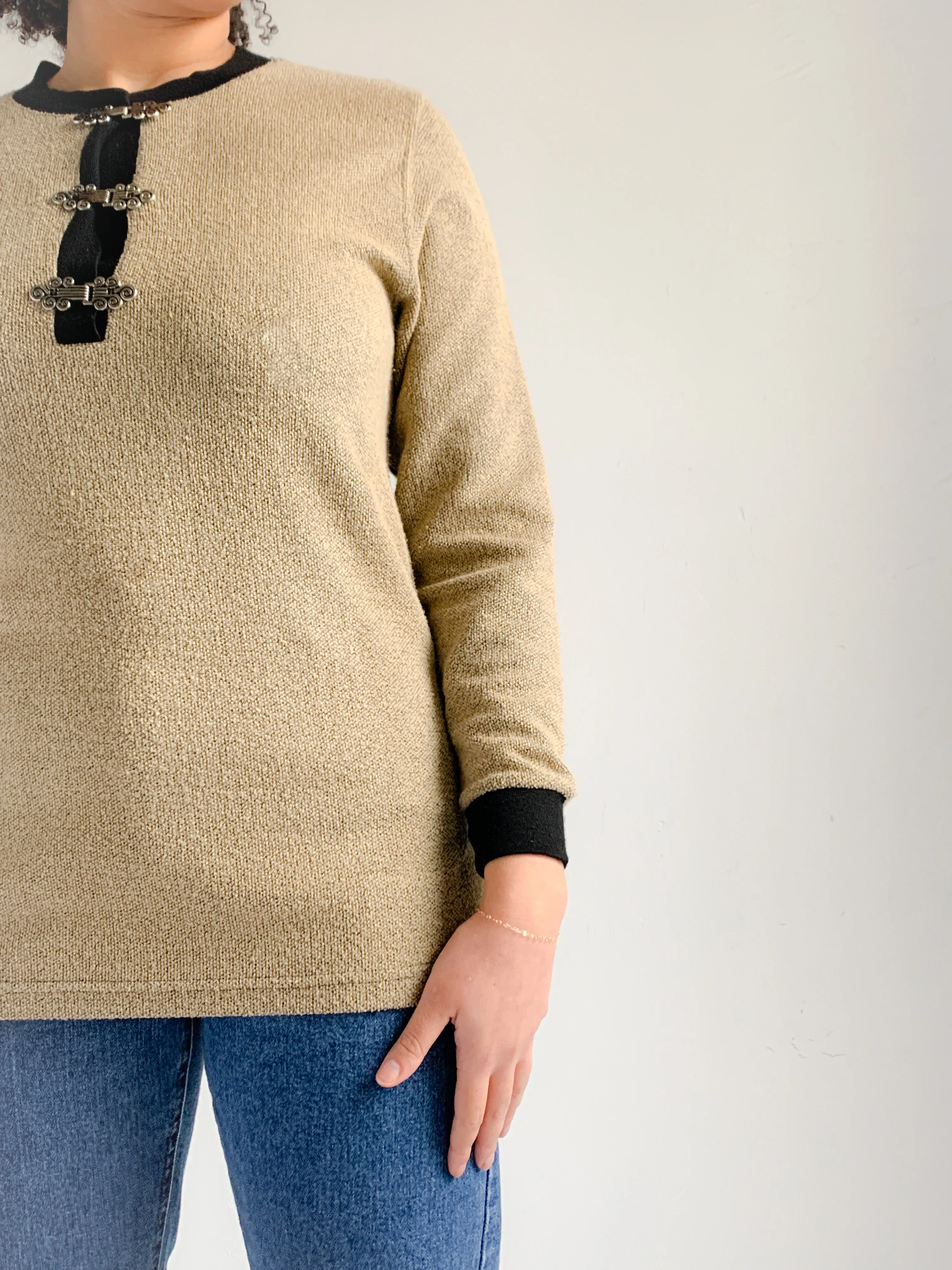 Eccobay Nubby Stone Tunic with Silver Clasp Closures