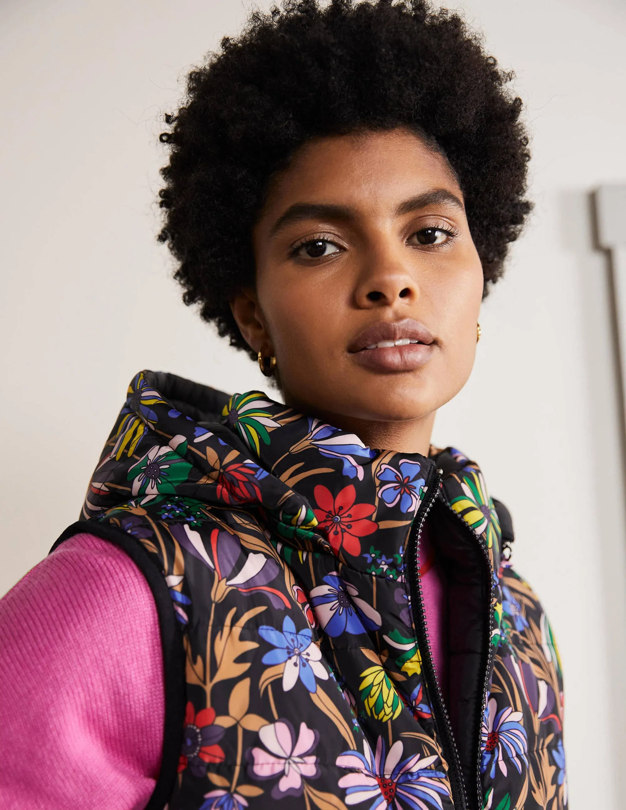 Reversible Lightweight Gilet-Black, Wild Dandelion
