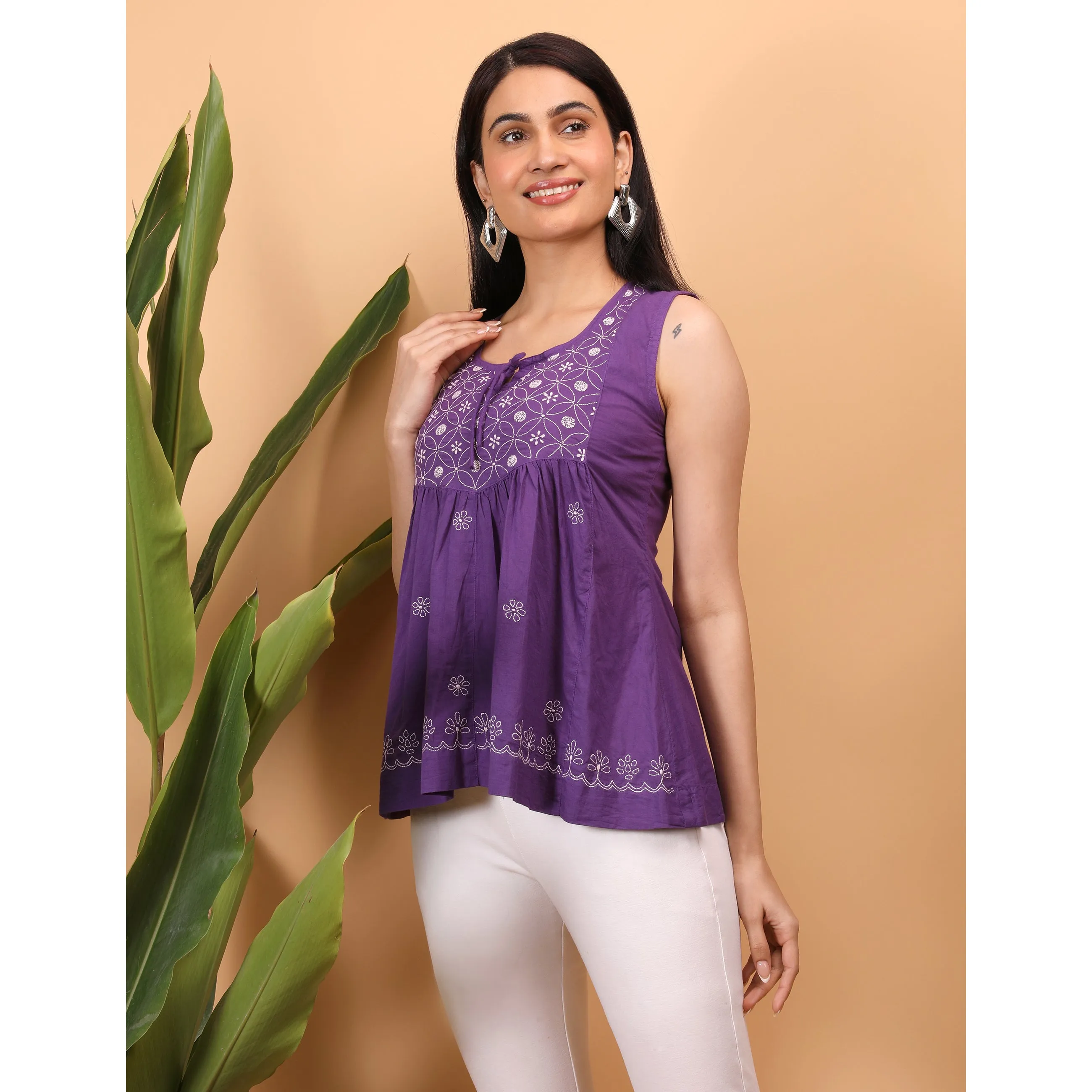 Shwet Women Purple Chikankari Sleevless Yoke Top