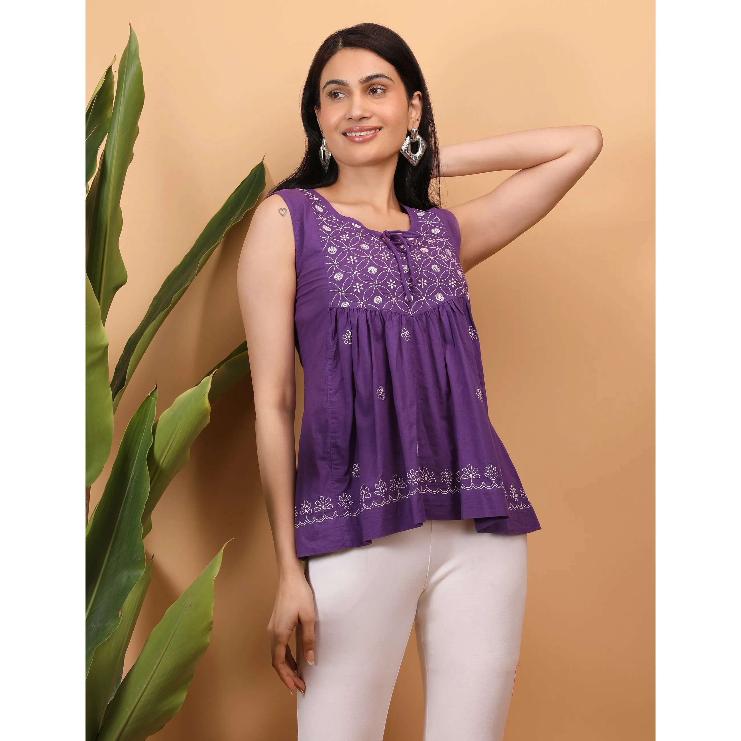 Shwet Women Purple Chikankari Sleevless Yoke Top